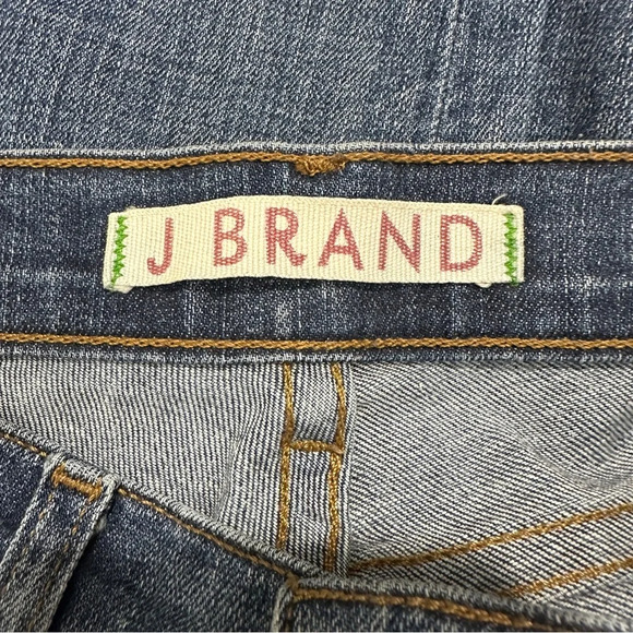 J Brand skinny leg jeans in "songbird," size 23. Medium wash. Spring, tween - Picture 2 of 9